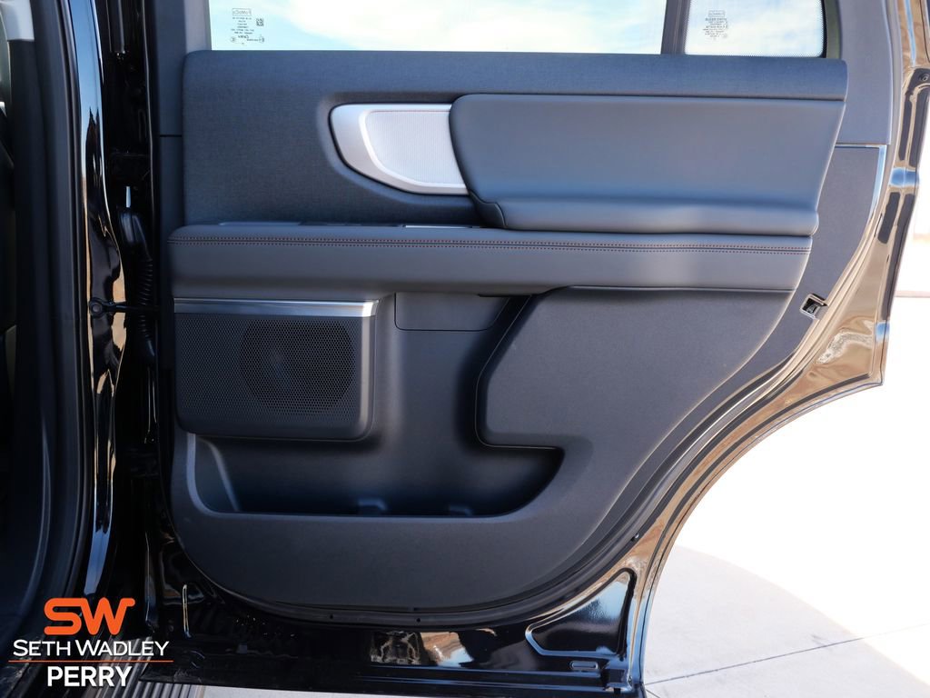 New 2025 Ford Expedition Active image 9