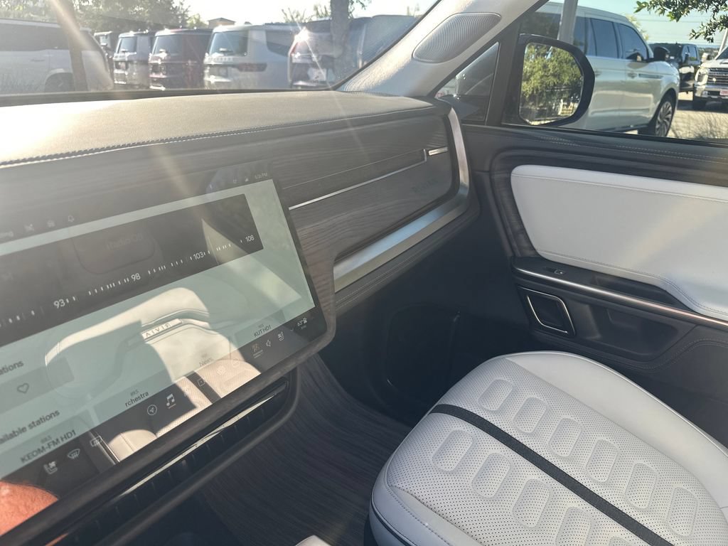 Used 2024 Rivian R1S Adventure AWD/4WD image 24