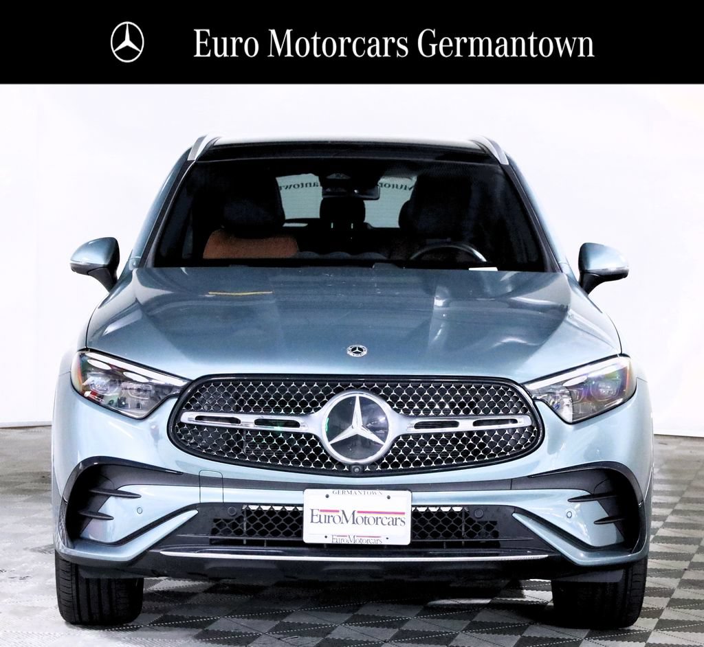 Used 2026 Mercedes-Benz GLC 300 4MATIC image 2