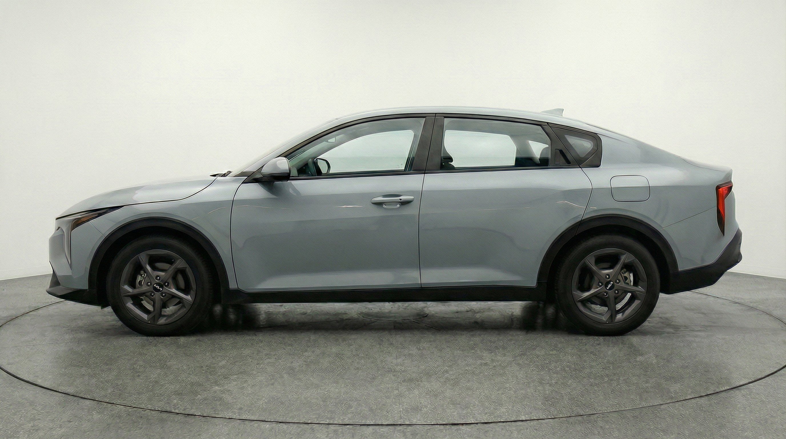 Used 2025 Kia K4 LXS image 5