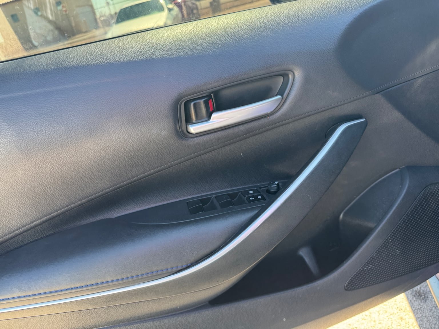 Used 2020 Toyota Corolla SE w/ Carpet Mat Package (TMS) FWD image 11