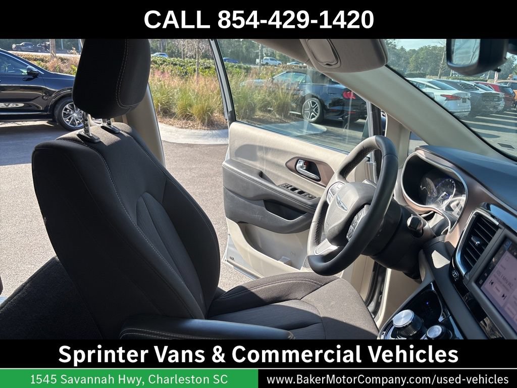 Used 2024 Chrysler Voyager LX FWD image 40