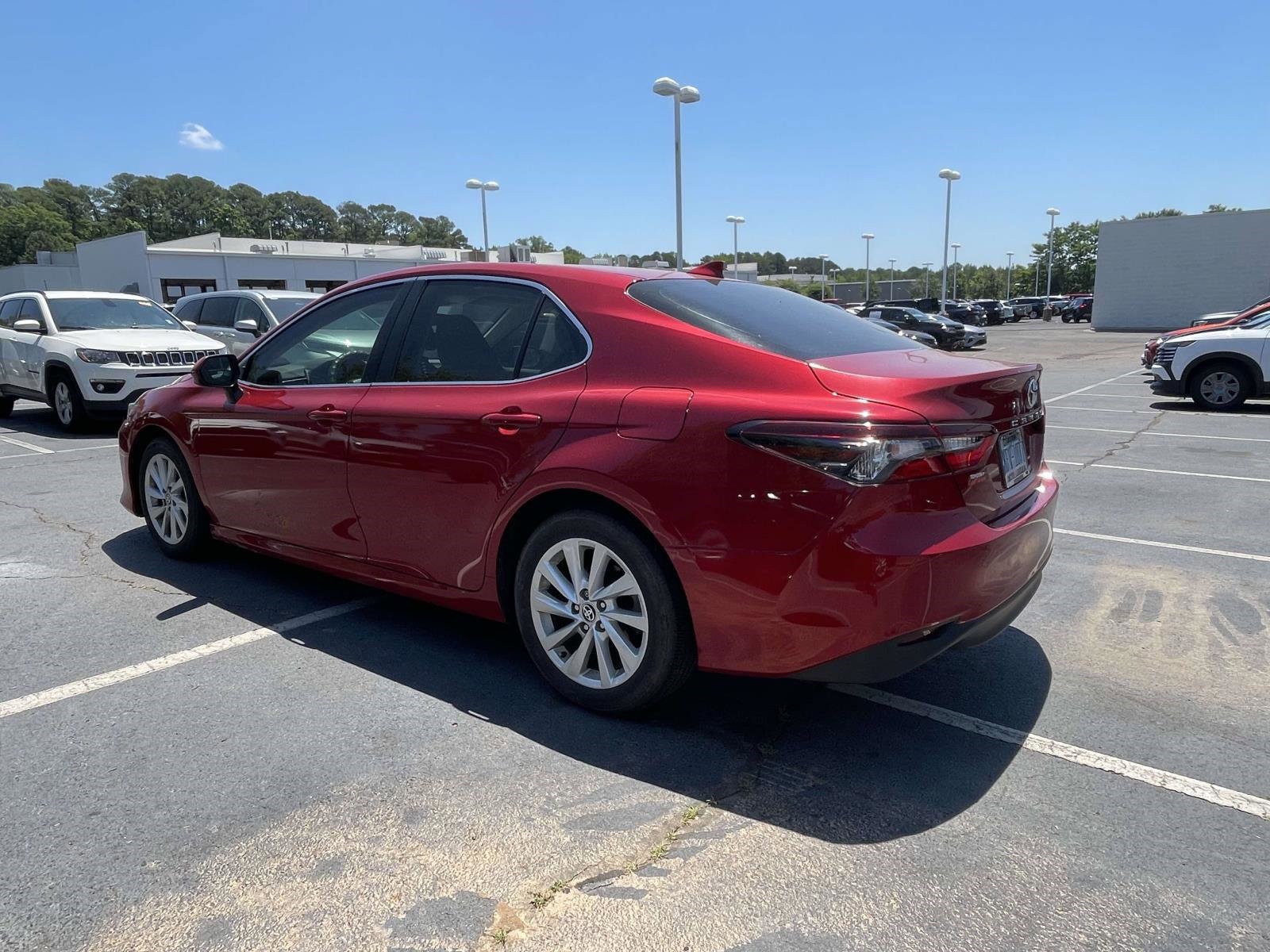 Used 2023 Toyota Camry LE FWD image 10
