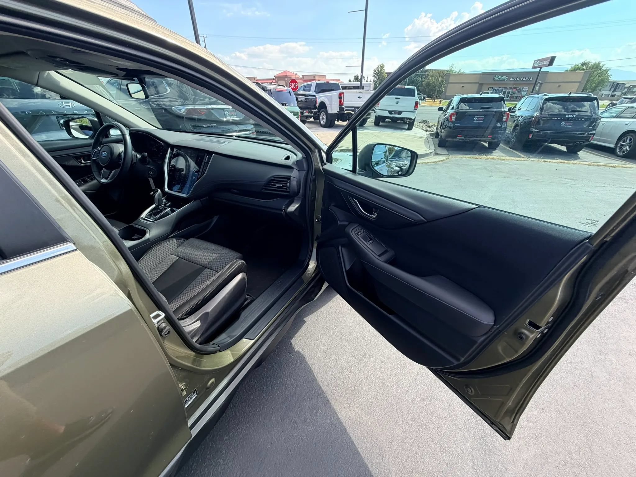 Used 2023 Subaru Outback Premium AWD/4WD image 23