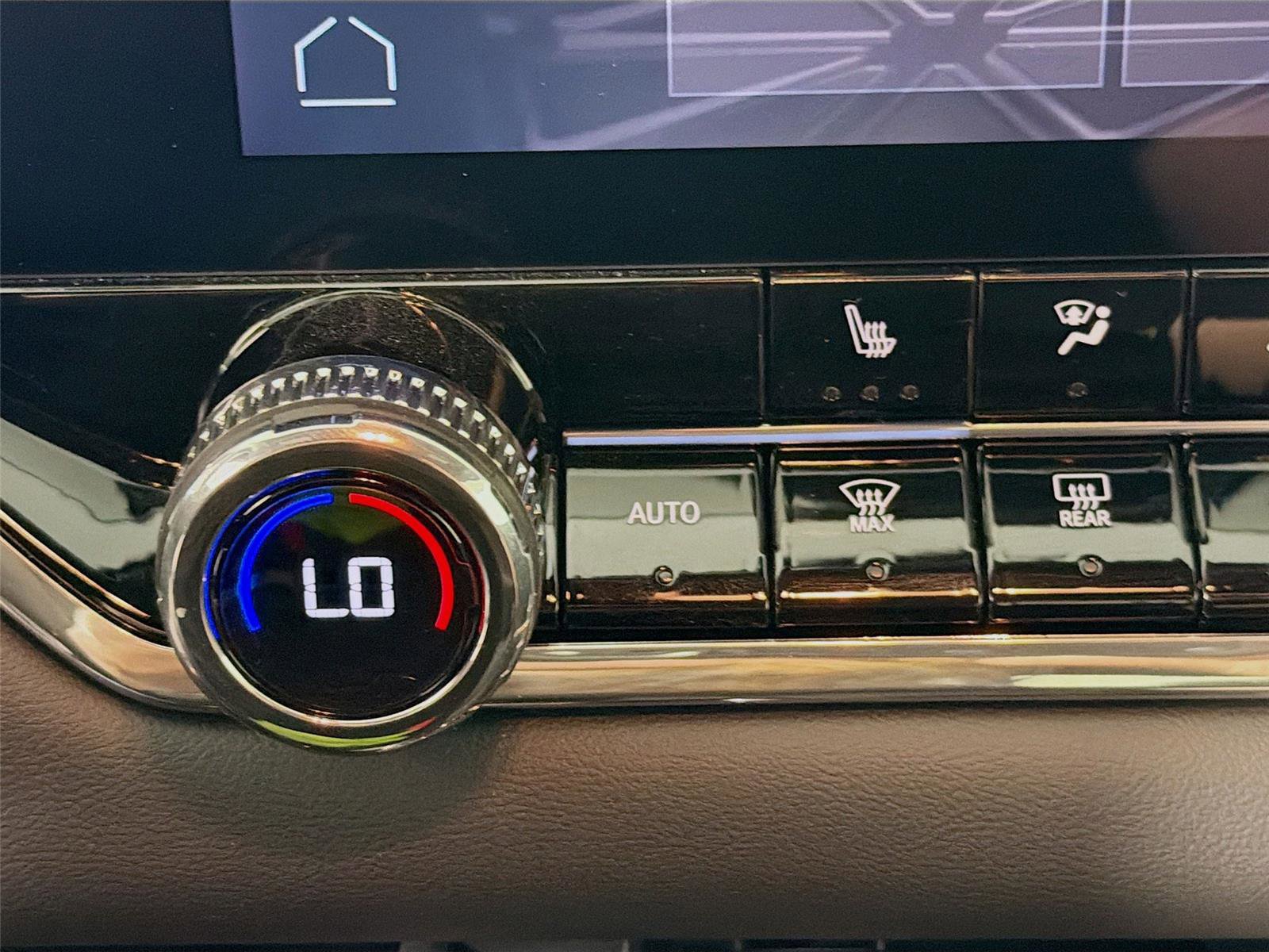 New 2025 GMC Canyon Elevation w/ Convenience Package image 21