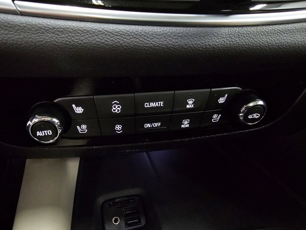 Used 2020 Buick Enclave Premium w/ Sun and Sites Package AWD/4WD image 19