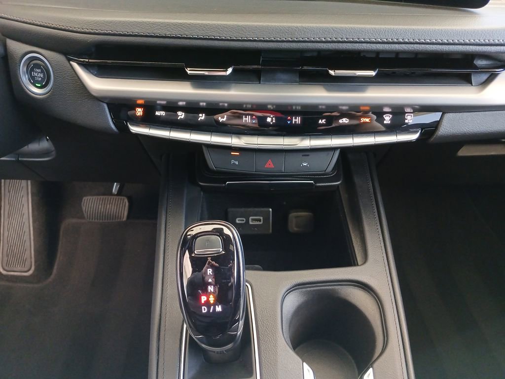 Used 2024 Cadillac XT4 Premium Luxury image 36