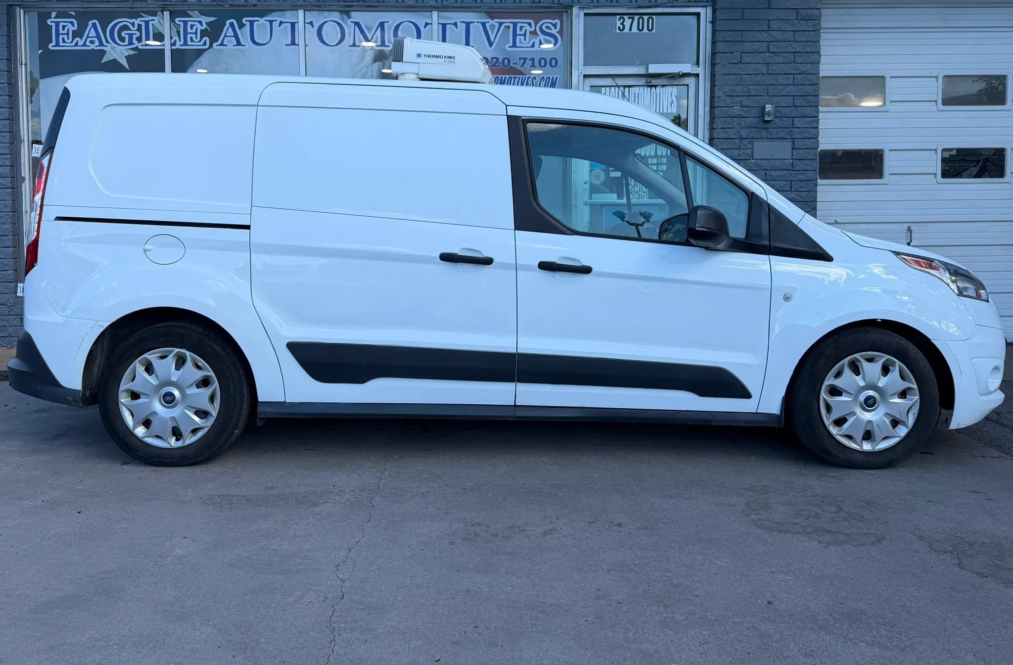 Used 2018 Ford Transit Connect XLT FWD image 2
