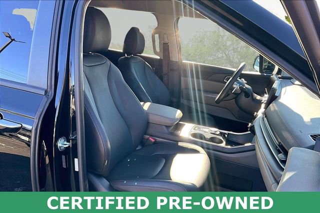 Certified 2025 Kia Carnival EX image 7