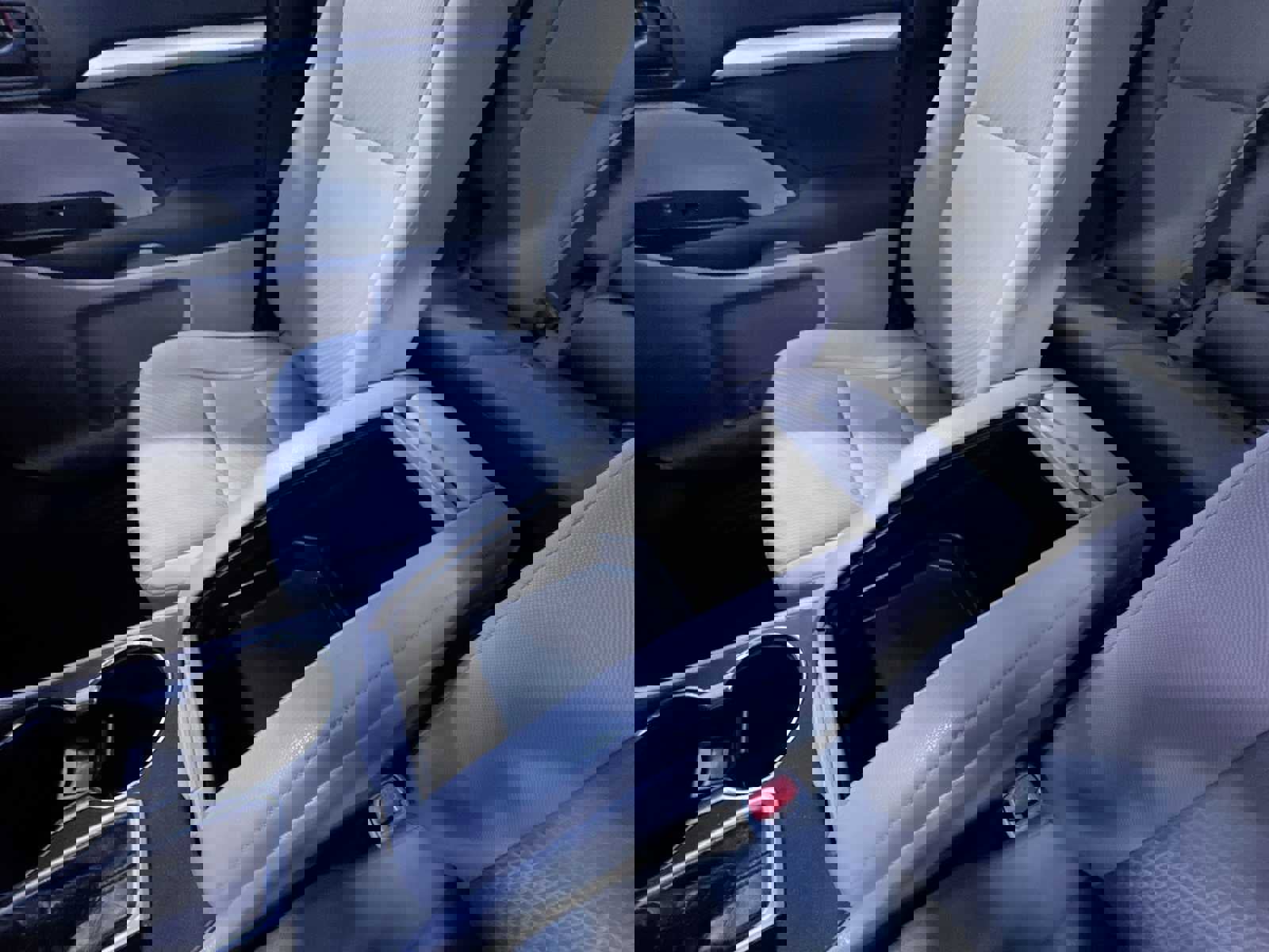 Used 2018 Toyota Highlander LE image 29