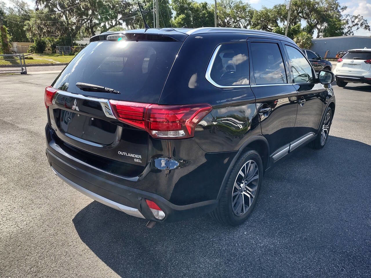 Used 2018 Mitsubishi Outlander SEL AWD/4WD image 4