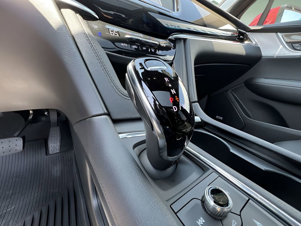 Certified 2024 Cadillac XT6 Premium Luxury w/ Platinum Package image 16