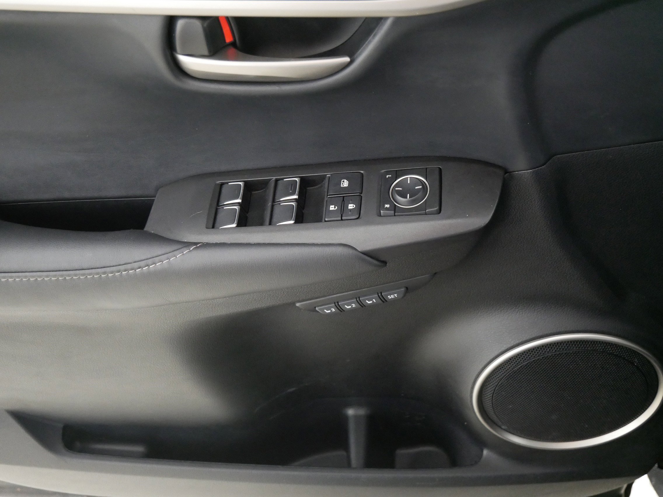 Used 2016 Lexus NX 300h AWD image 19