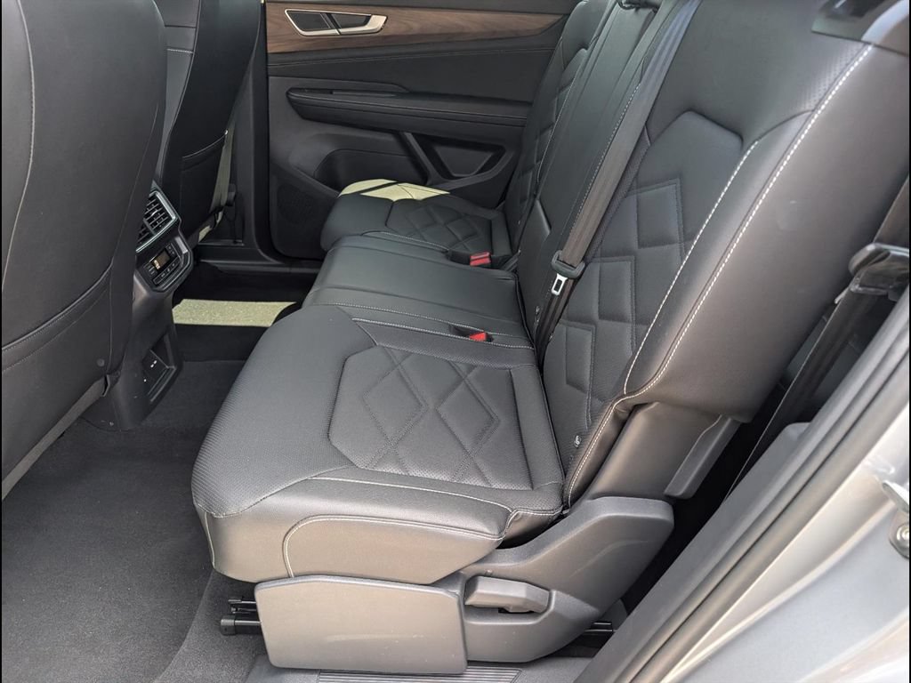 Used 2026 Volkswagen Atlas SE AWD/4WD image 9