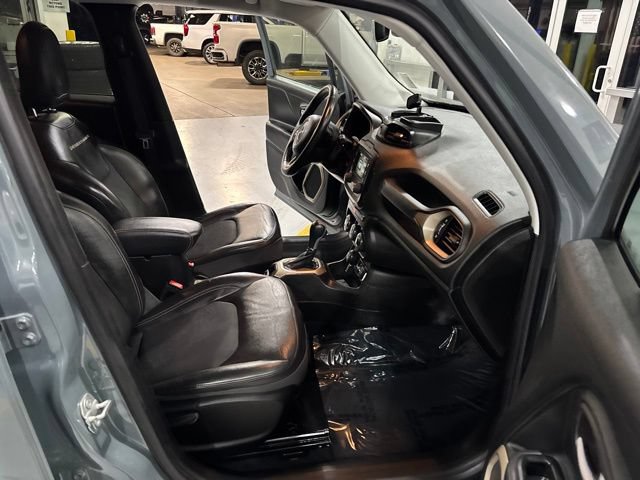 Used 2017 Jeep Renegade Trailhawk AWD/4WD image 39