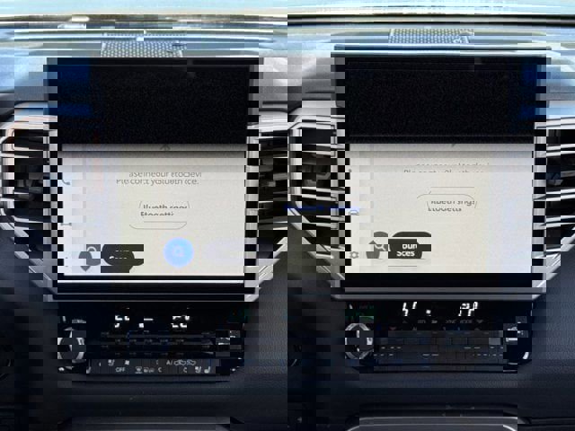 Used 2025 Toyota Tundra Limited w/ Power Package image 17