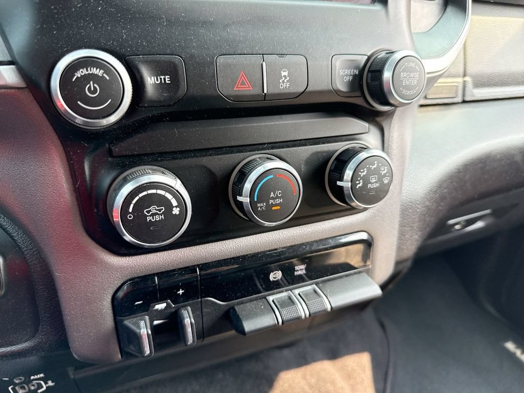 Used 2024 RAM 3500 Big Horn AWD/4WD image 34