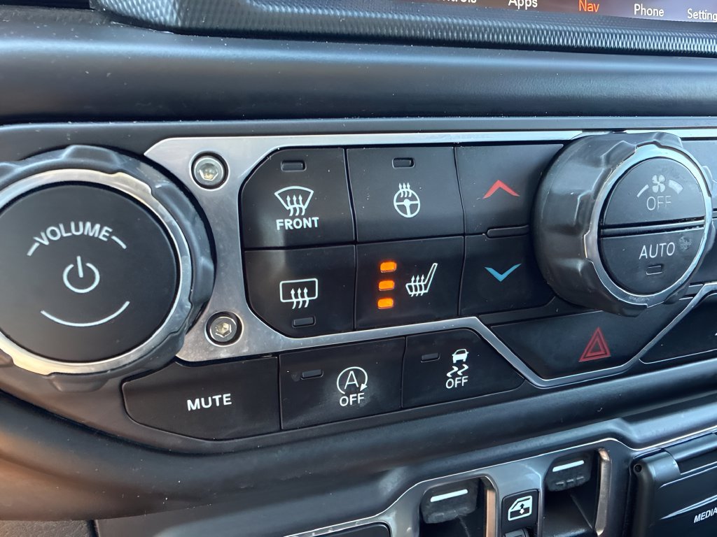 Used 2022 Jeep Gladiator Mojave w/ Cold Weather Group AWD/4WD image 21