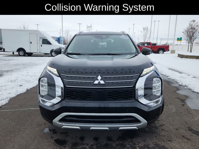 Used 2023 Mitsubishi Outlander SEL image 2