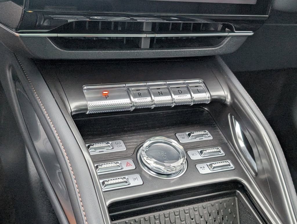 New 2026 Lincoln Nautilus Reserve AWD/4WD image 18