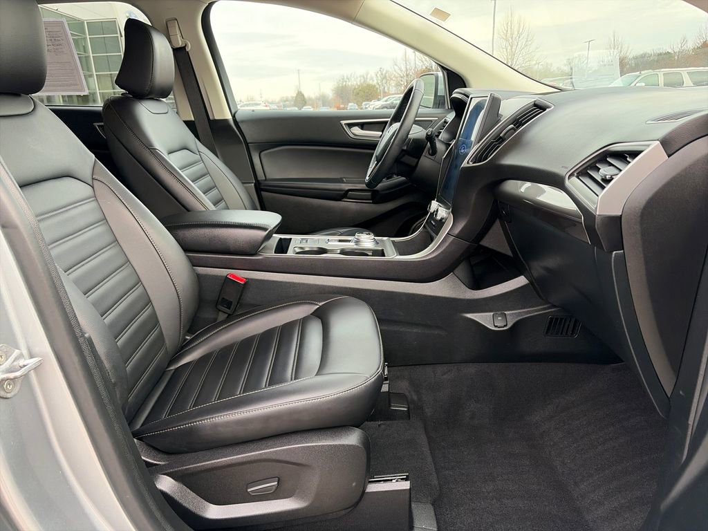 Used 2024 Ford Edge SEL w/ Convenience Package image 15
