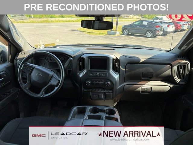 Used 2020 Chevrolet Silverado 1500 Custom w/ Custom Value Package AWD/4WD image 15