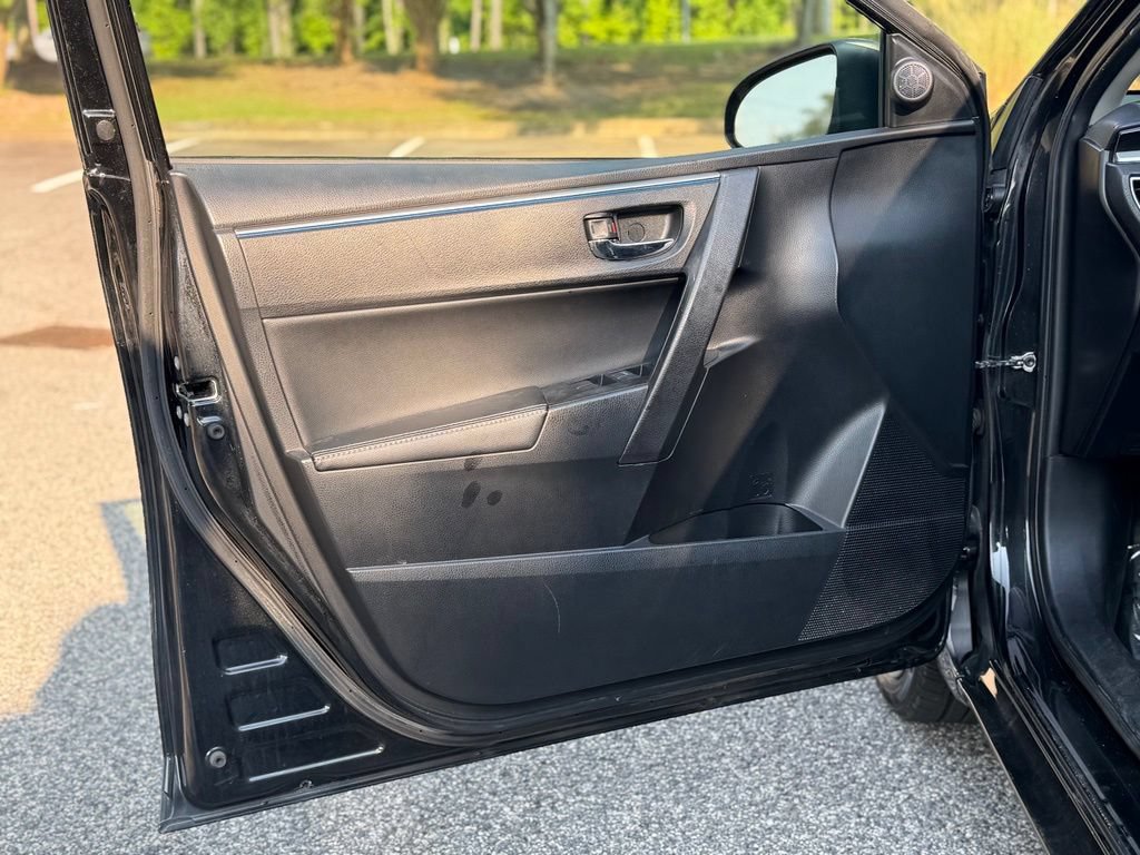 Used 2015 Toyota Corolla S FWD image 9