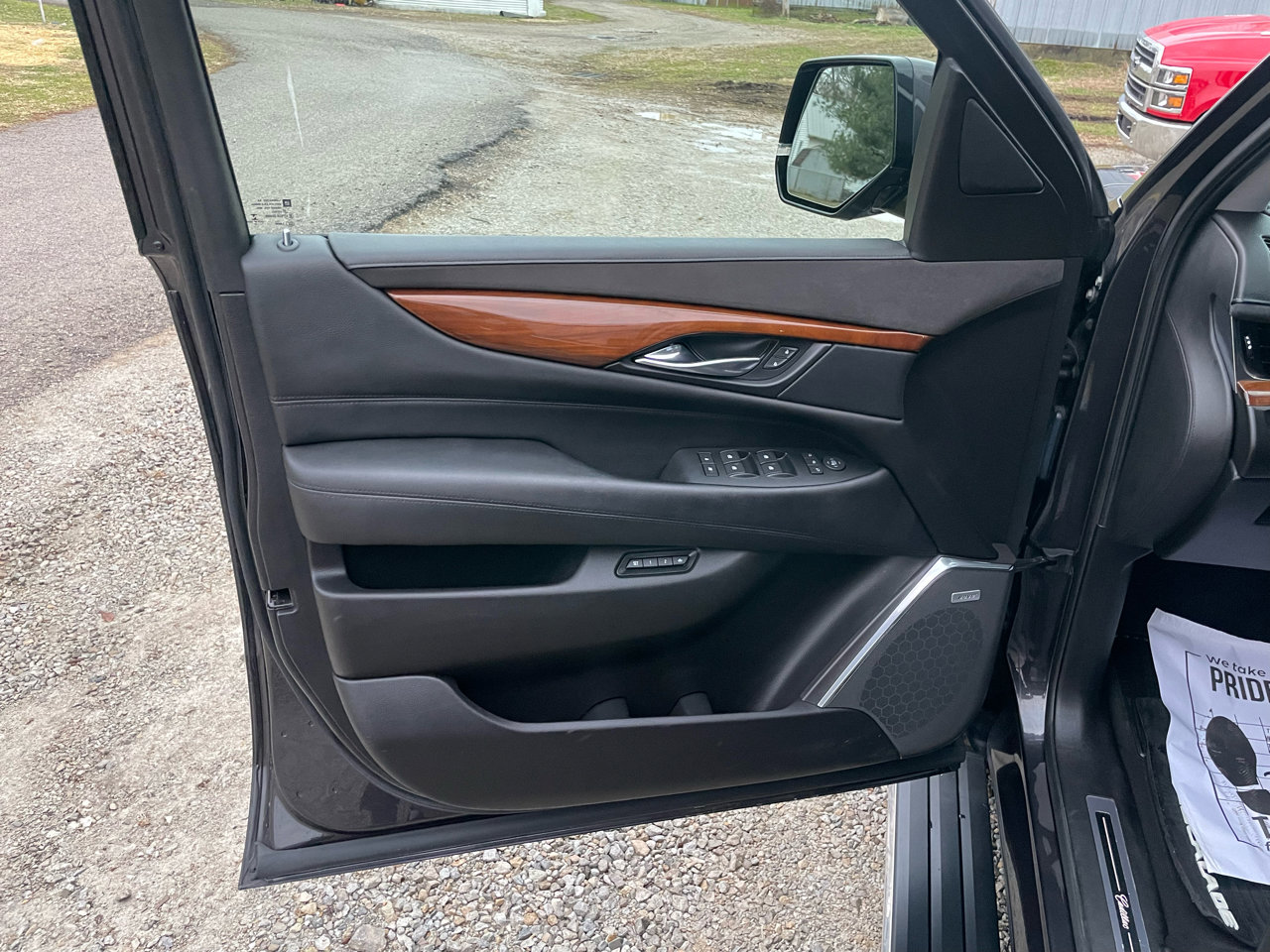 Used 2017 Cadillac Escalade Premium Luxury image 19