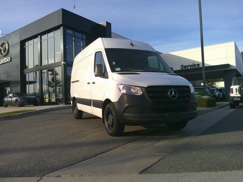 Used 2023 Mercedes-Benz Sprinter 2500 image 1
