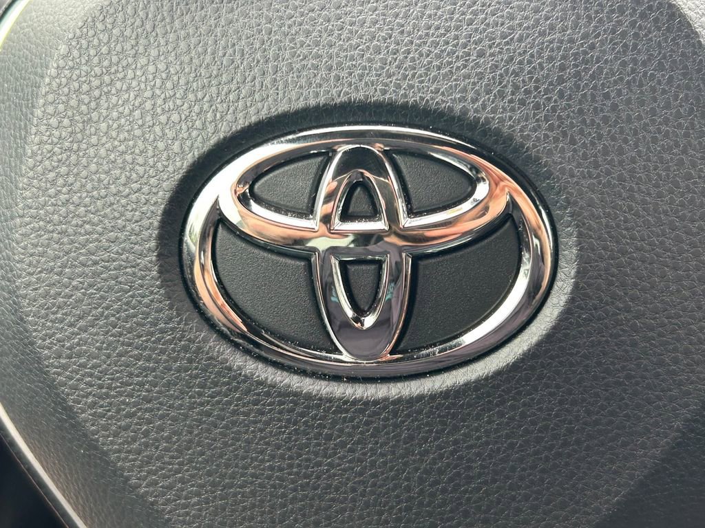 Used 2026 Toyota Corolla SE w/ SE Premium Package image 35