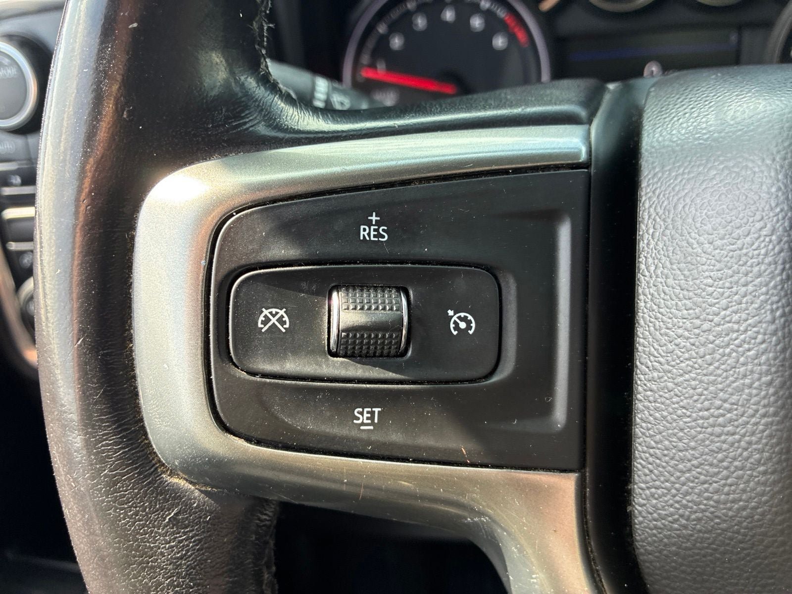 Used 2022 Chevrolet Silverado 1500 LT w/ Z71 Off-Road Package AWD/4WD image 26