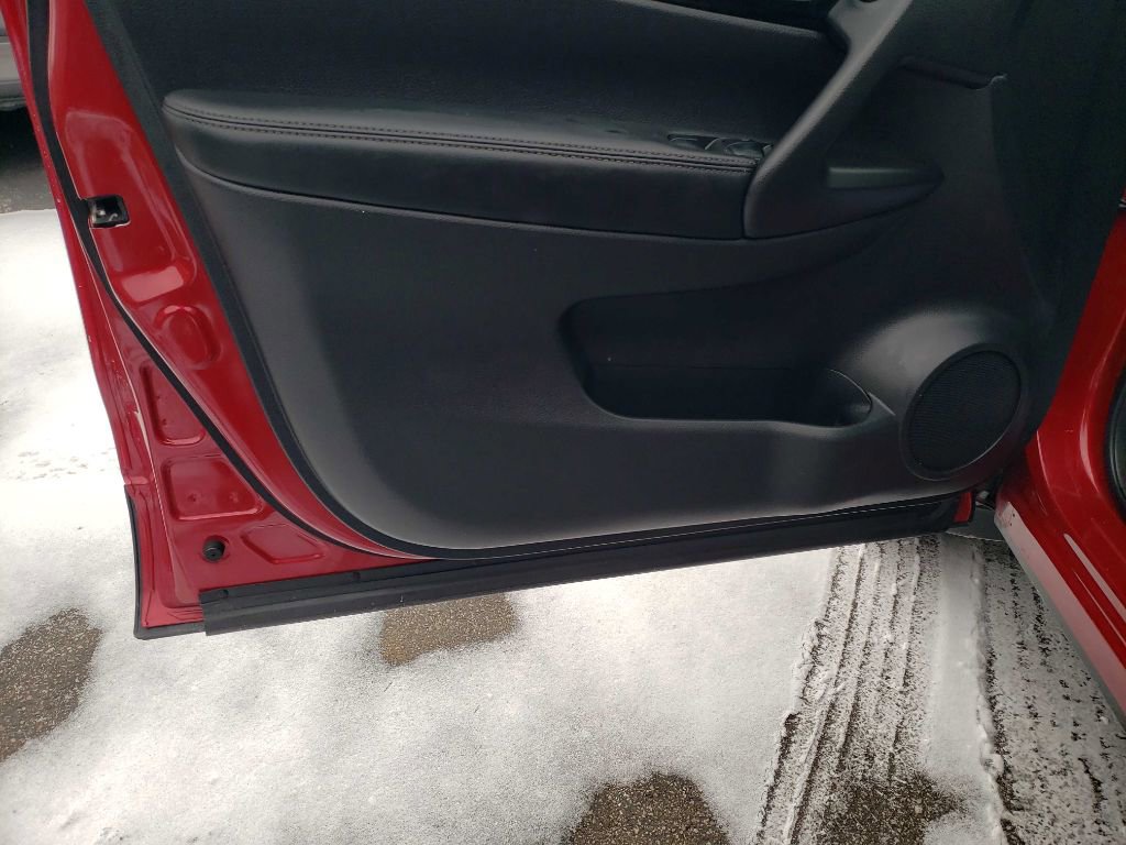 Used 2017 Nissan Rogue Sport SL image 30