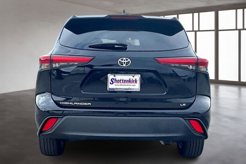 Used 2023 Toyota Highlander L image 5