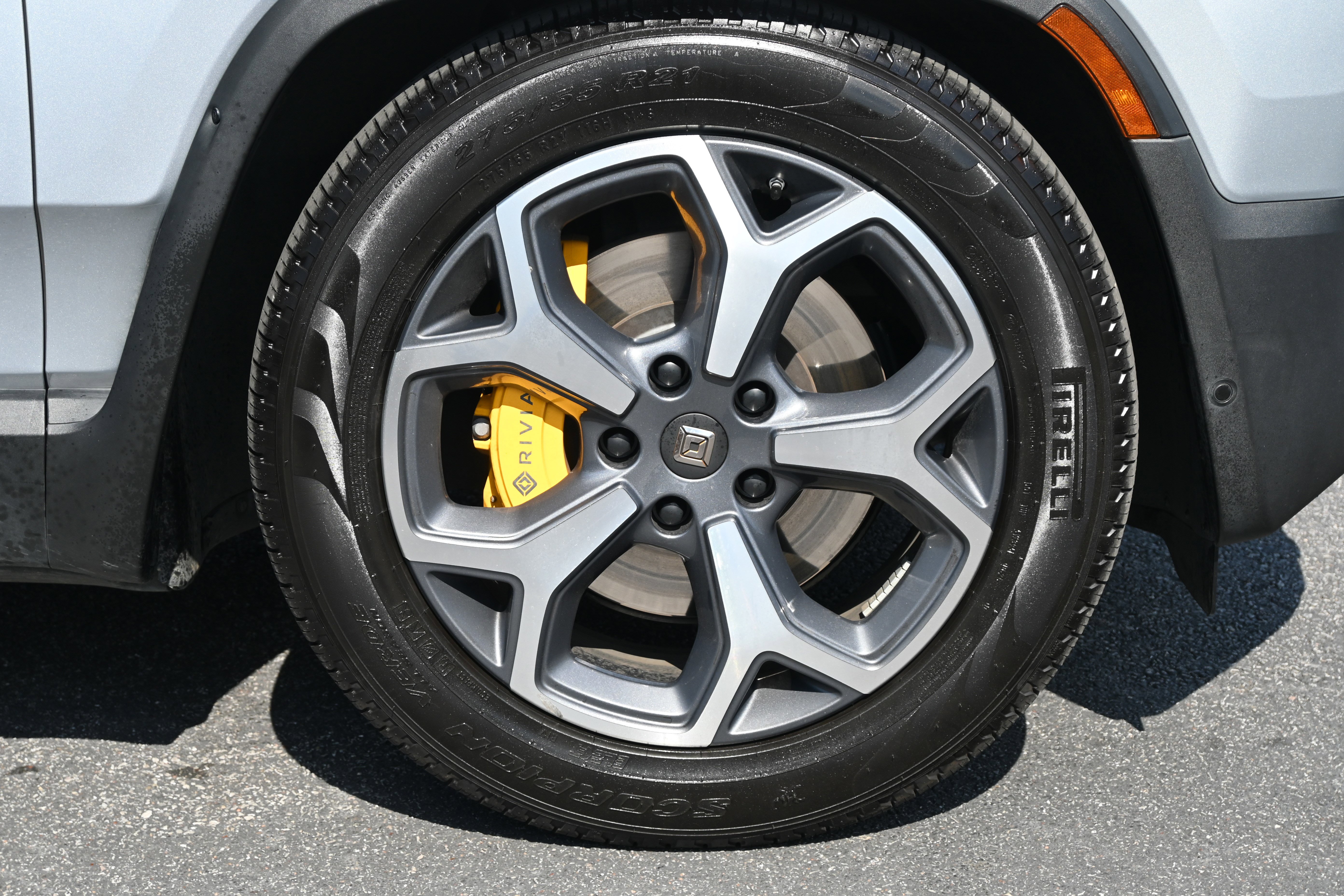 Used 2023 Rivian R1S Adventure AWD/4WD image 12