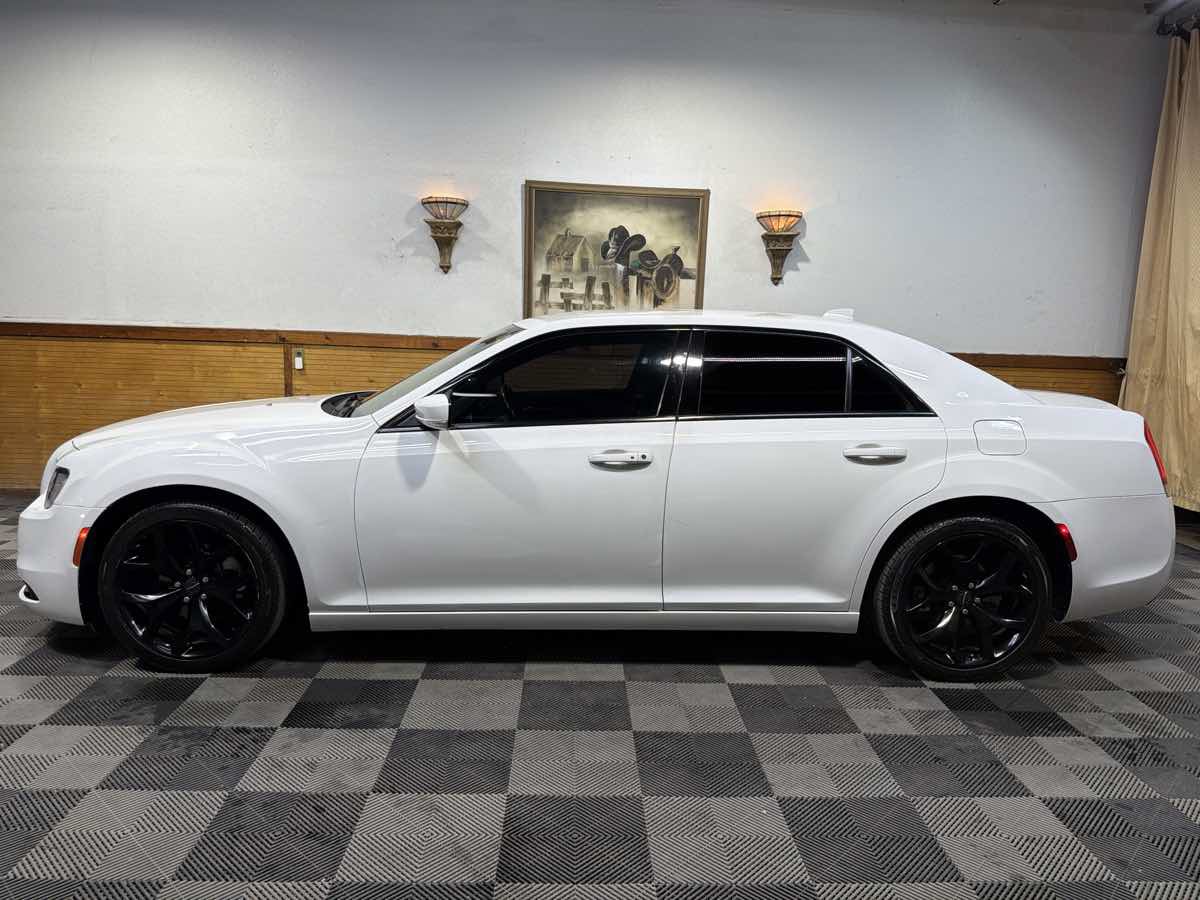 Used 2021 Chrysler 300 S RWD image 2