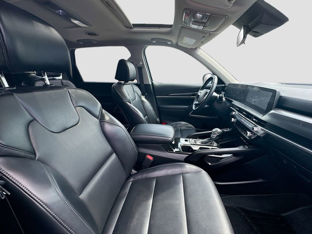 Certified 2024 Kia Telluride S w/ S Sunroof Package AWD/4WD image 32