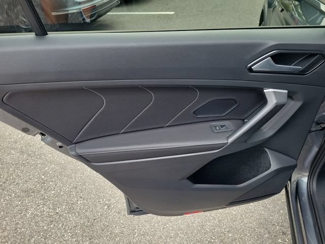 Certified 2023 Volkswagen Tiguan SE R-Line FWD image 8
