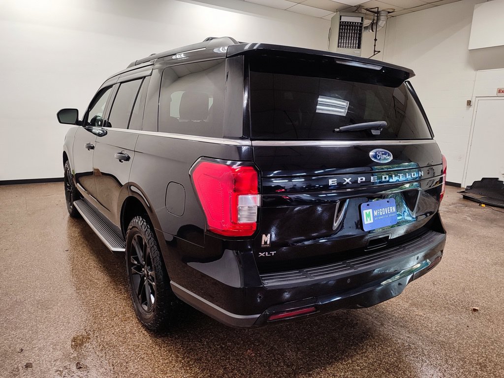 Used 2022 Ford Expedition XLT AWD/4WD image 3