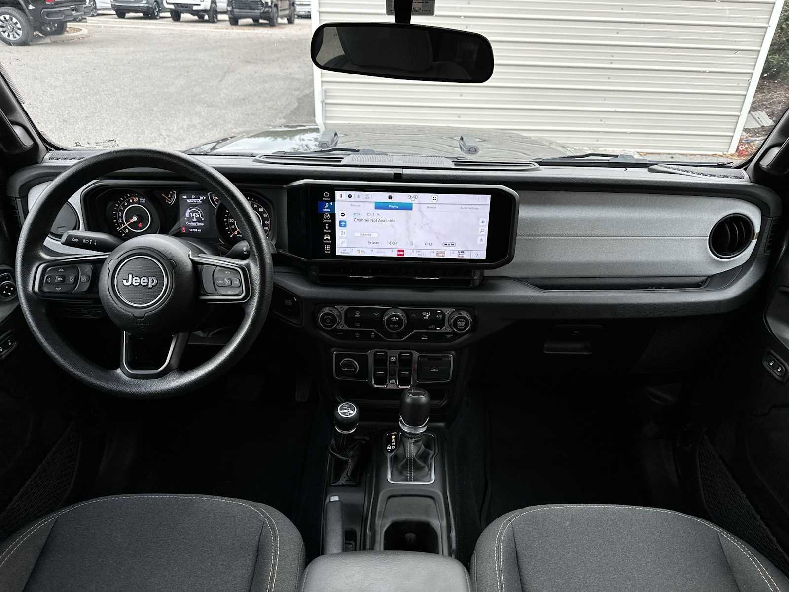 Used 2024 Jeep Gladiator Sport image 14