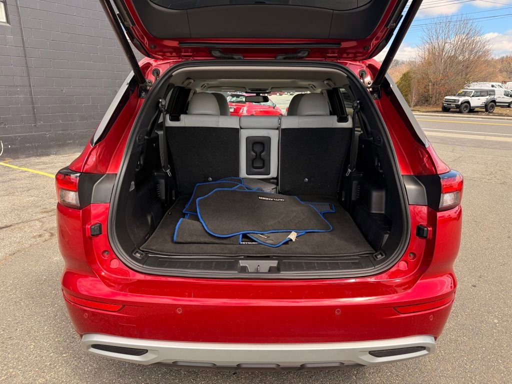 Used 2024 Mitsubishi Outlander SEL Black Edition image 13