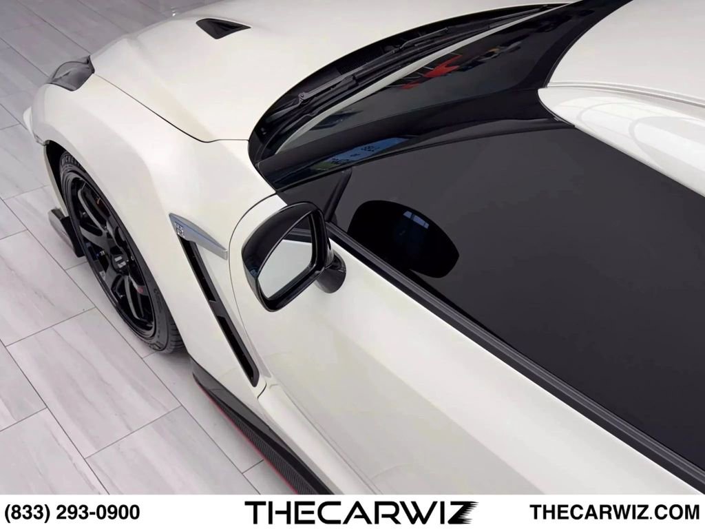 Used 2018 Nissan GT-R NISMO AWD/4WD image 23