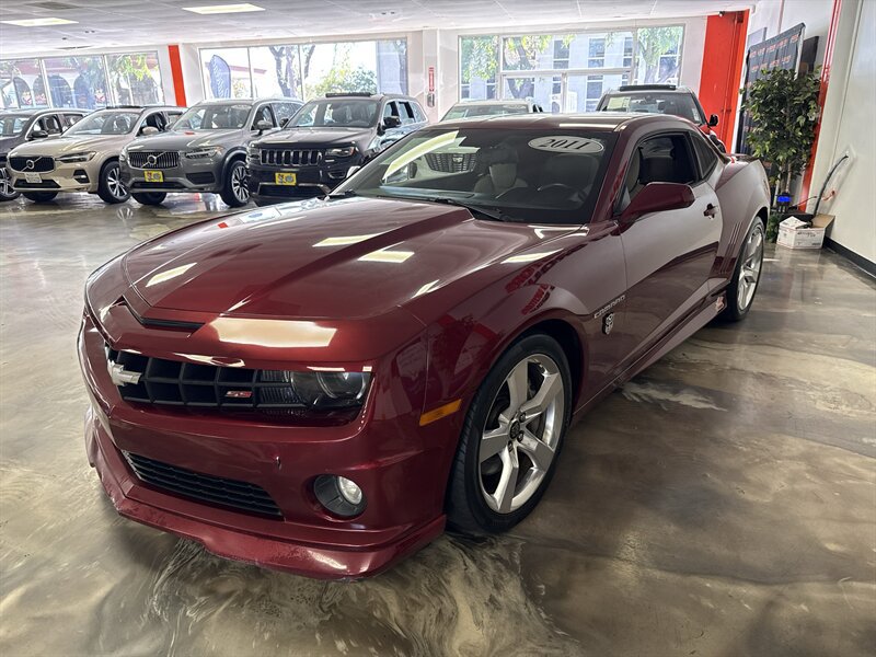Used 2011 Chevrolet Camaro SS w/ LPO, Ground Effects Package RWD image 3