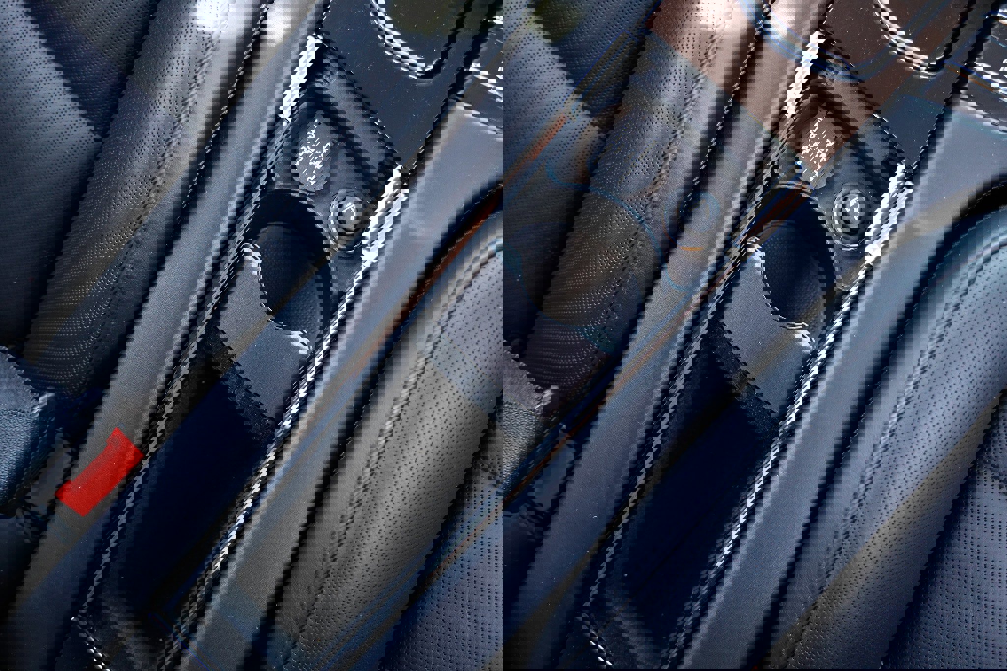 Used 2016 Porsche Panamera S image 46