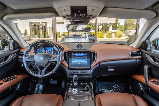Used 2018 Maserati Ghibli RWD image 3