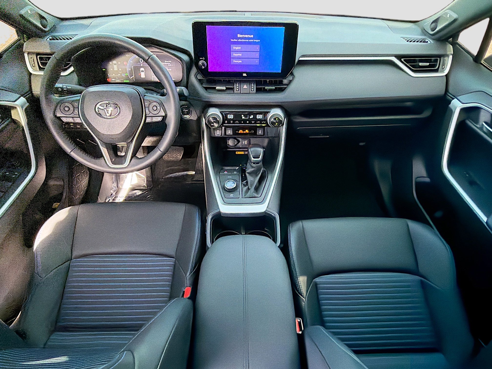 Used 2025 Toyota RAV4 XSE w/ Advanced Technology Package image 15