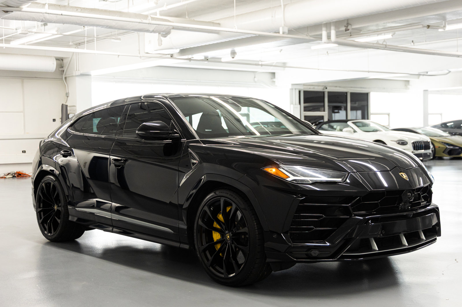 Used 2021 Lamborghini Urus AWD/4WD image 6