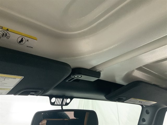 Used 2017 Jeep Wrangler Unlimited Sahara image 27