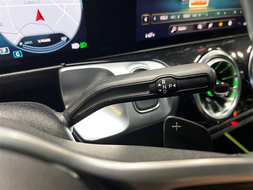 Used 2022 Mercedes-Benz EQB 300 4MATIC image 39