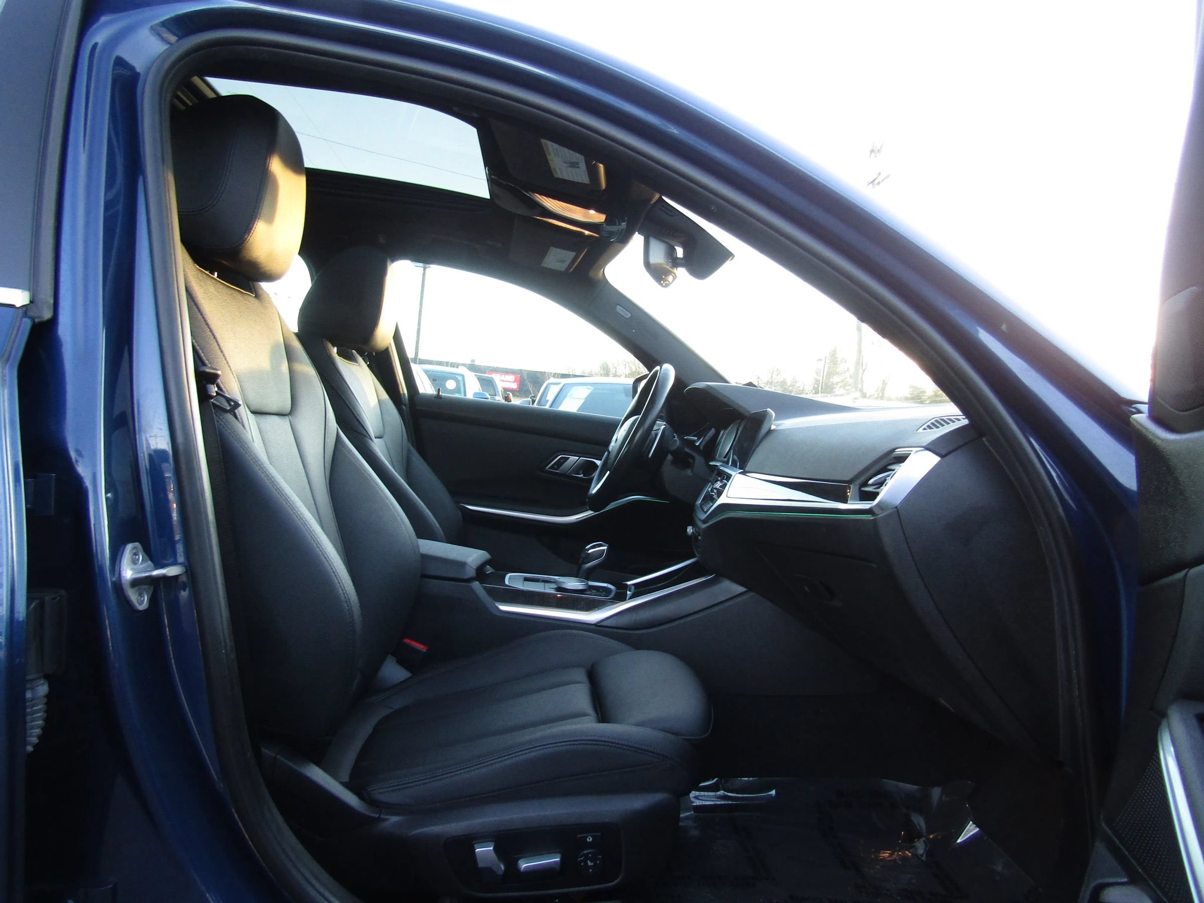 Used 2021 BMW 330i xDrive Sedan w/ Convenience Package AWD/4WD image 12