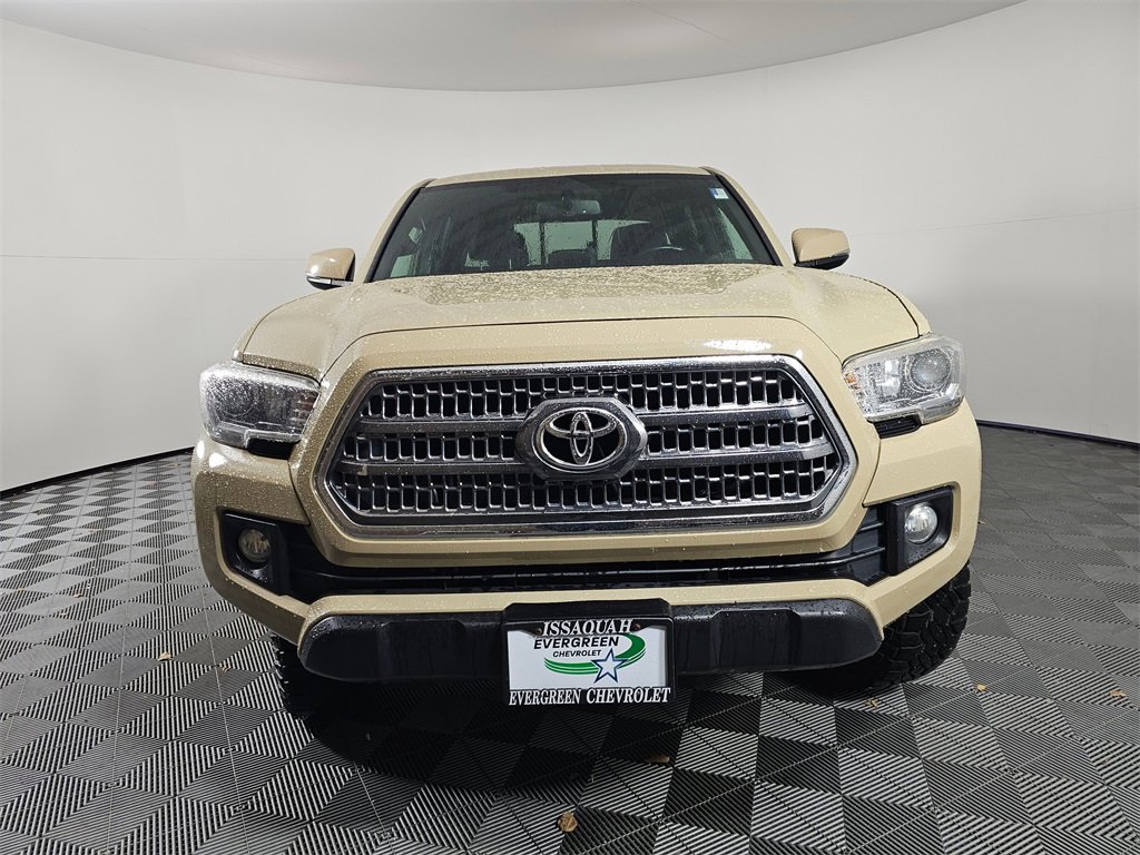 Used 2016 Toyota Tacoma TRD Off-Road image 2